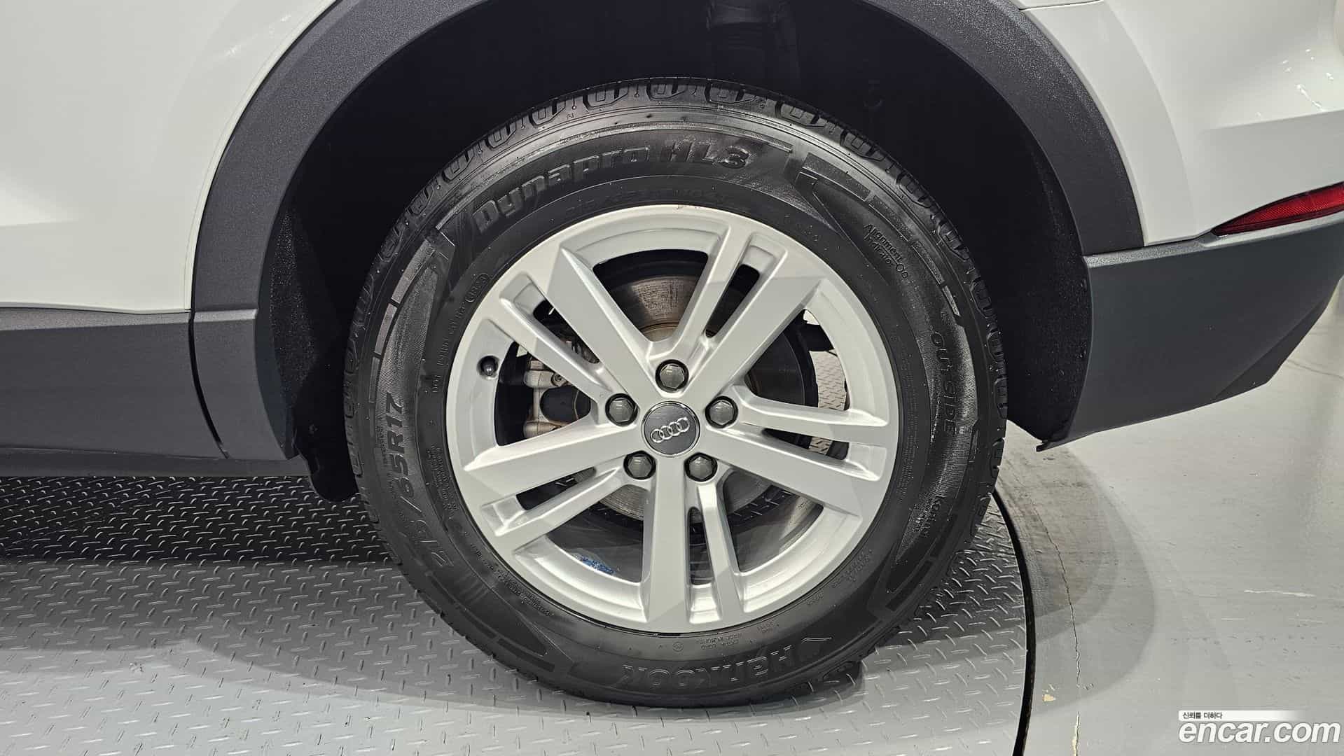 Q3 Audi 2020.10-OUTER-031