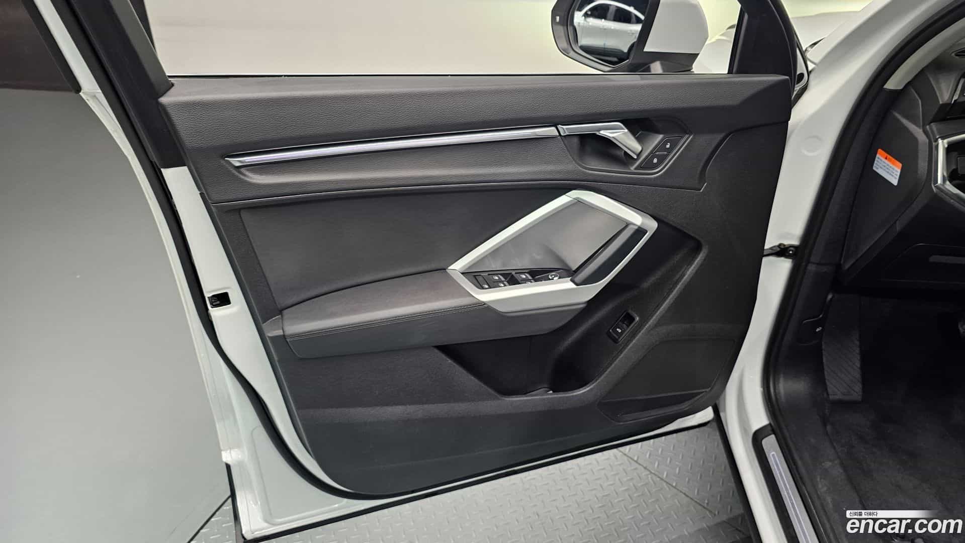Q3 Audi 2020.10-INNER-034