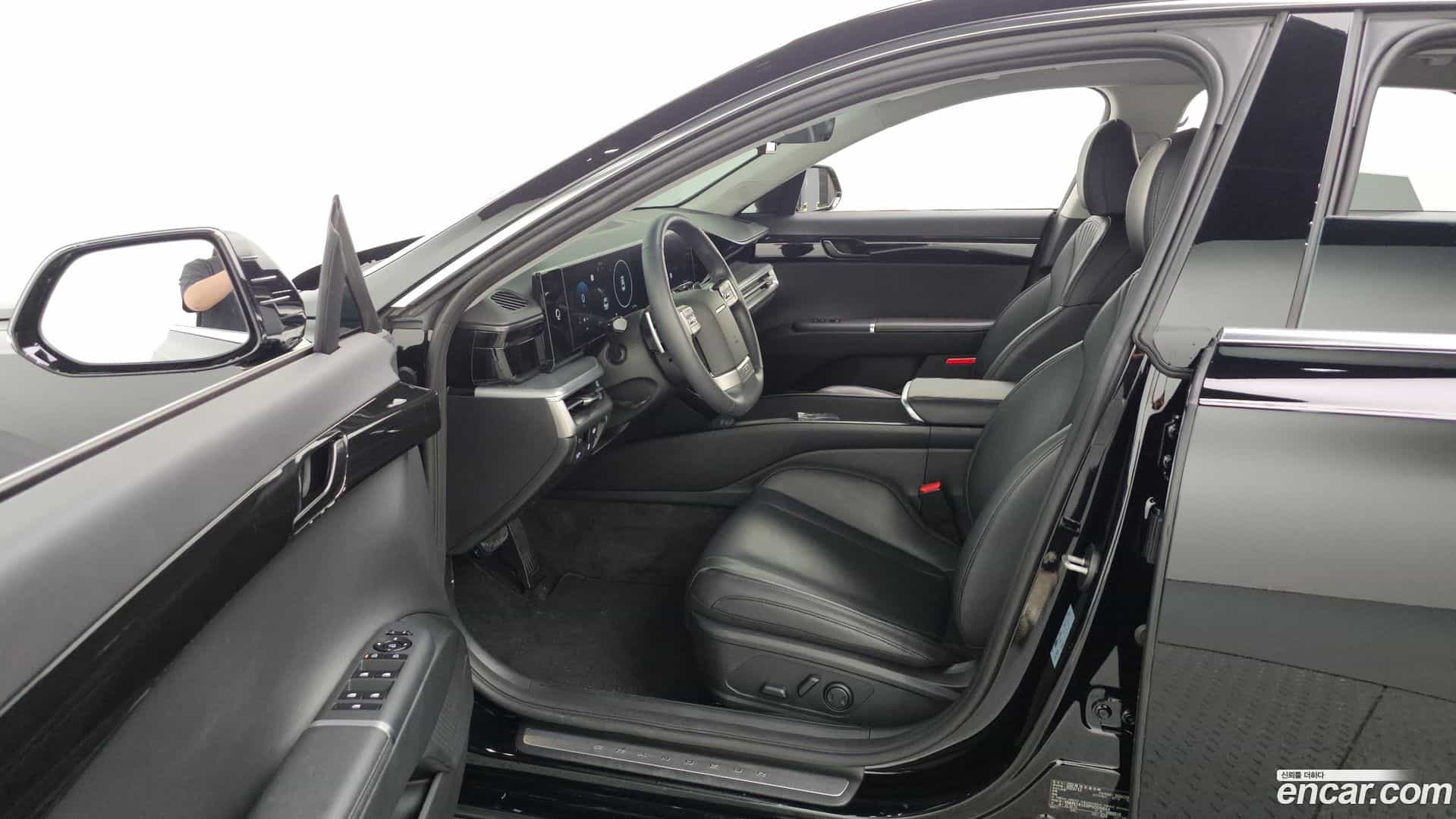 Grandeur Hyundai 2023.0-INNER-010