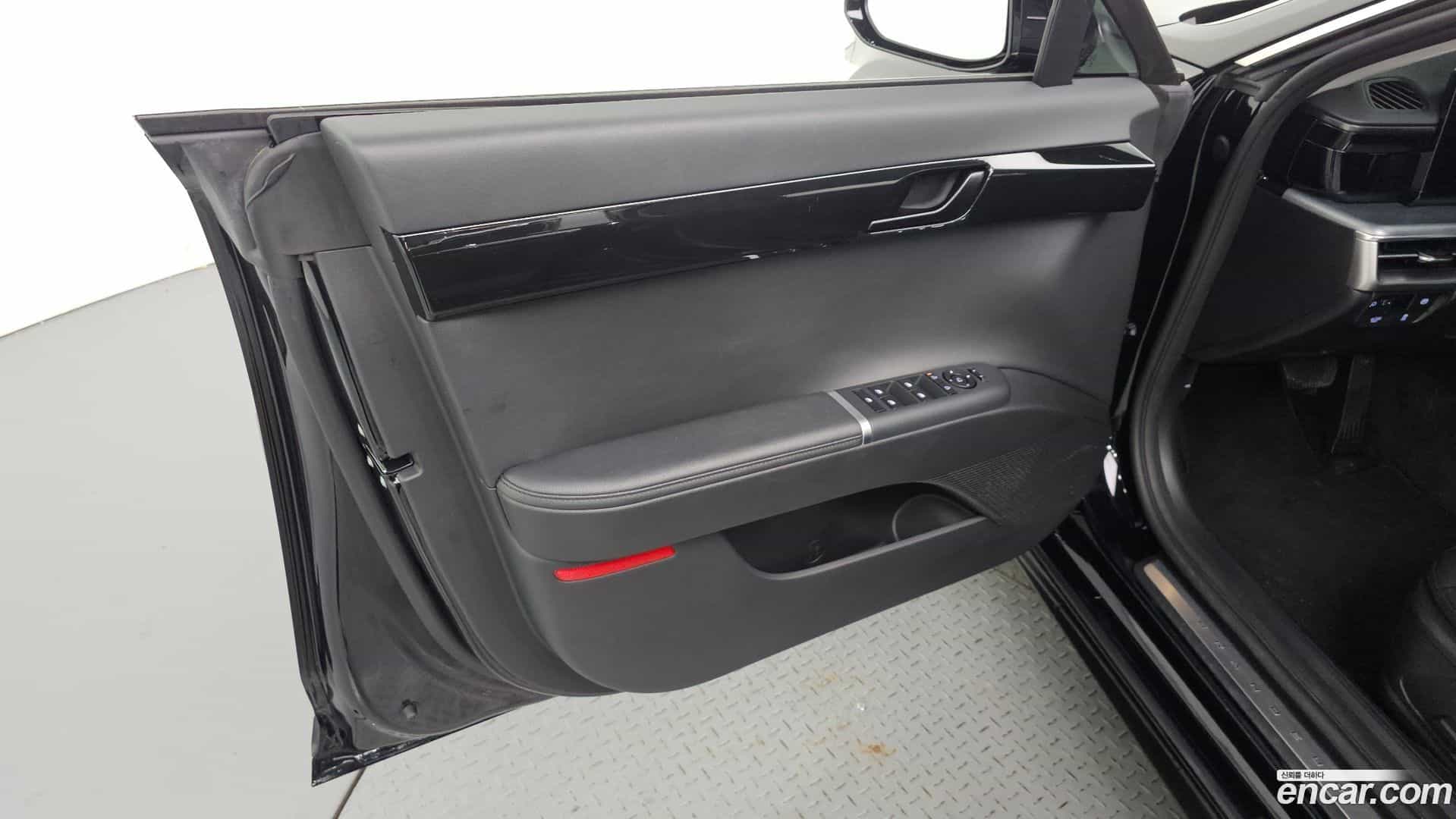 Grandeur Hyundai 2023.0-INNER-034