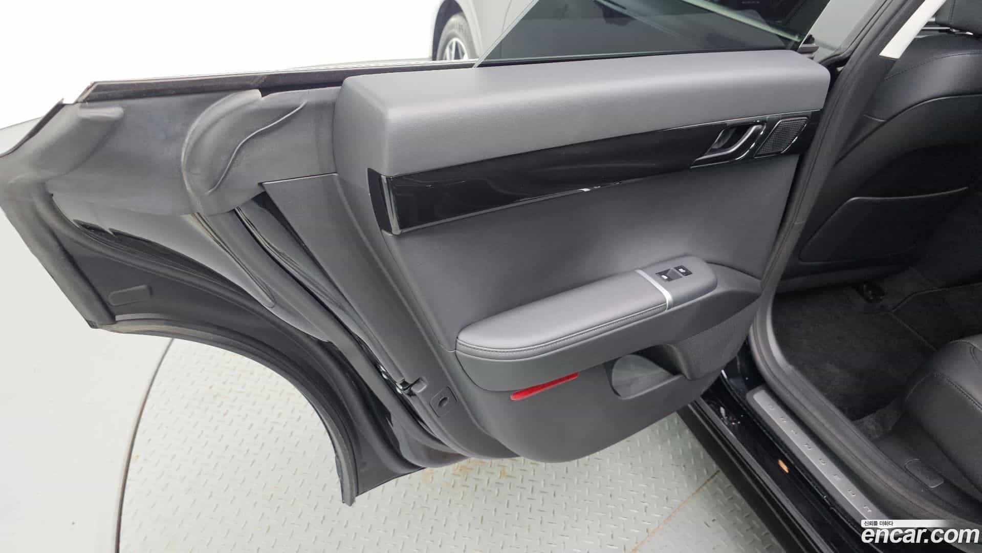 Grandeur Hyundai 2023.0-INNER-035