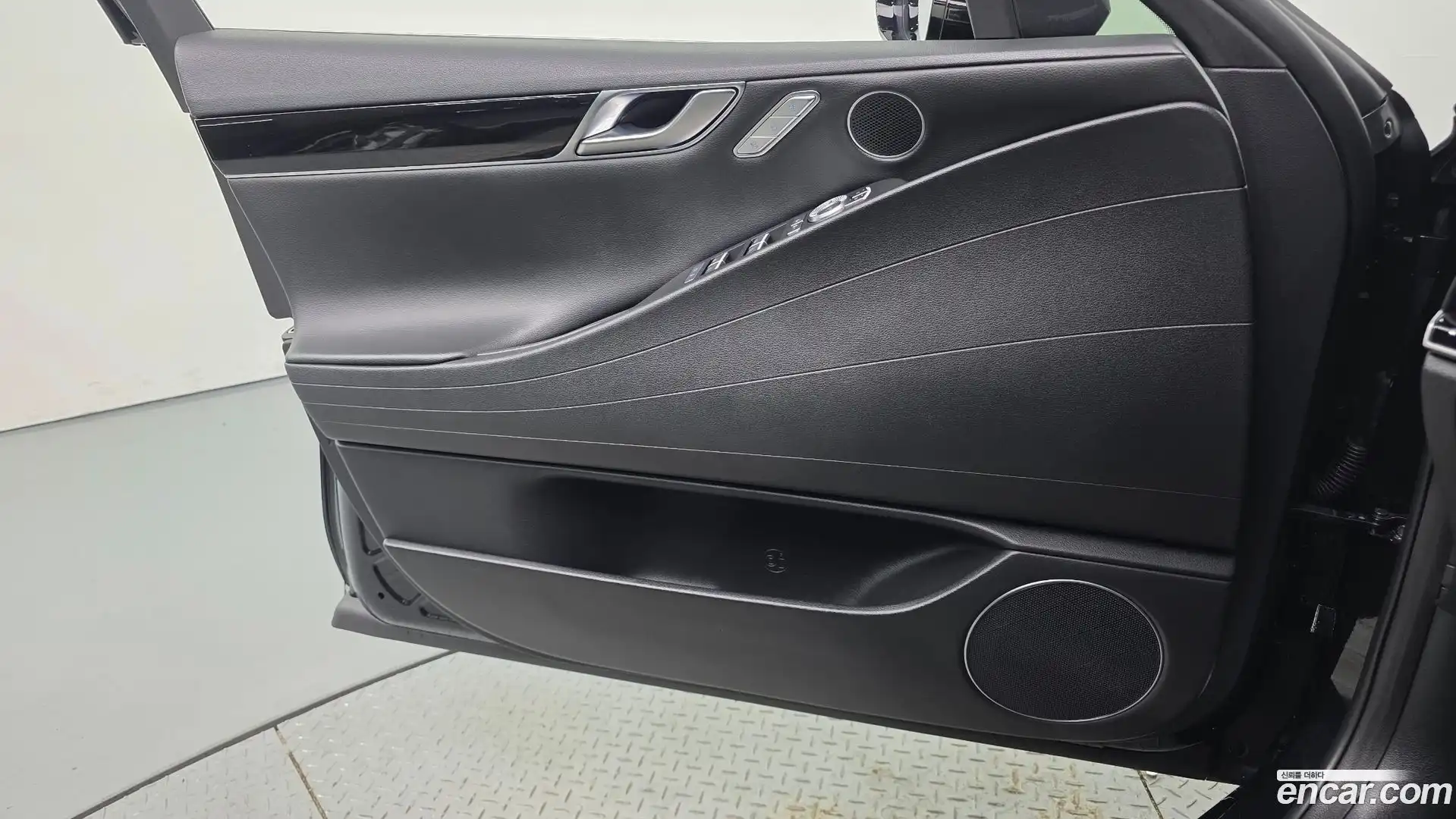 G80 Genesis 2022.6-INNER-034
