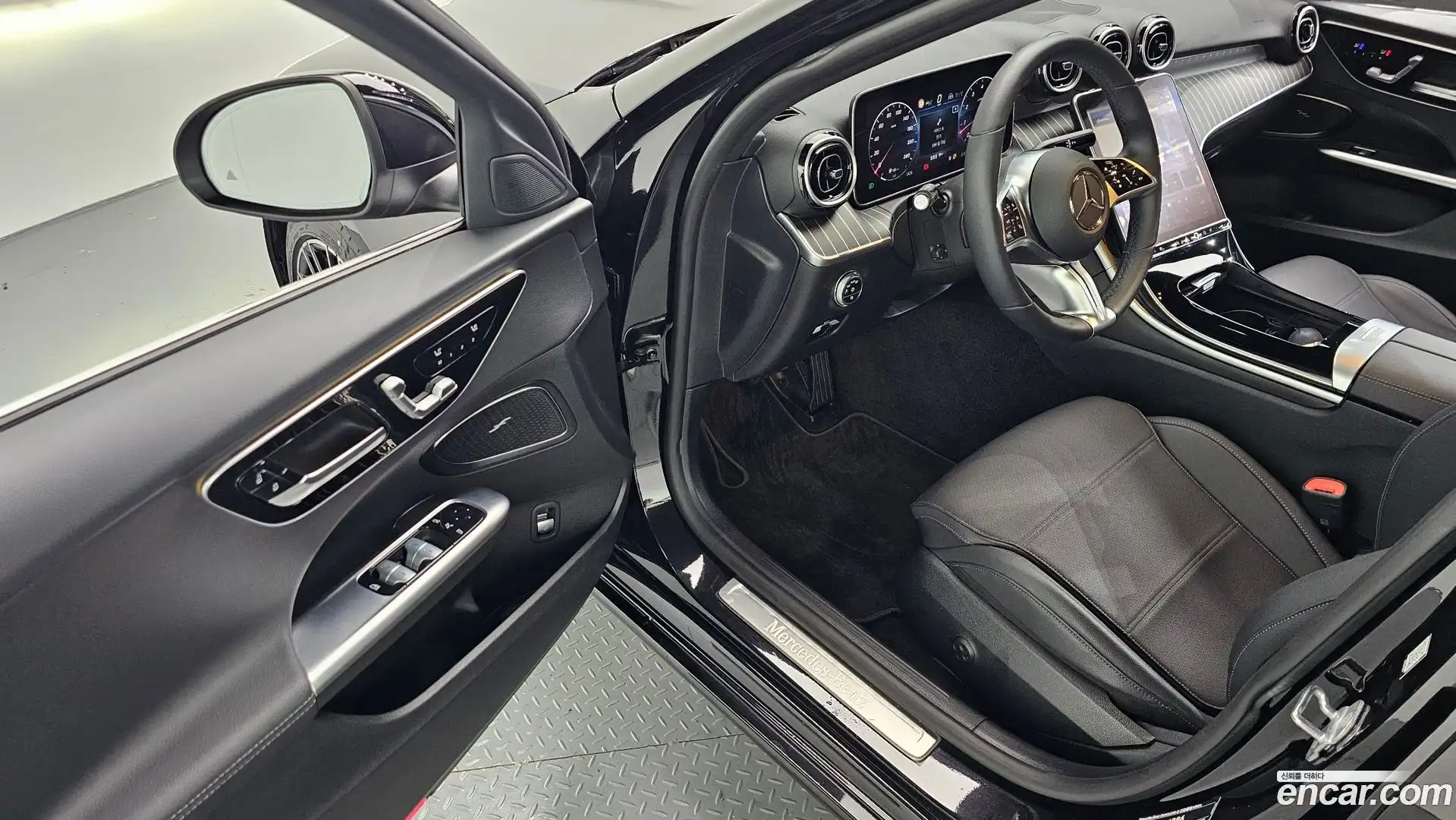 C-Class Mercedes-Benz 2024.4-INNER-010