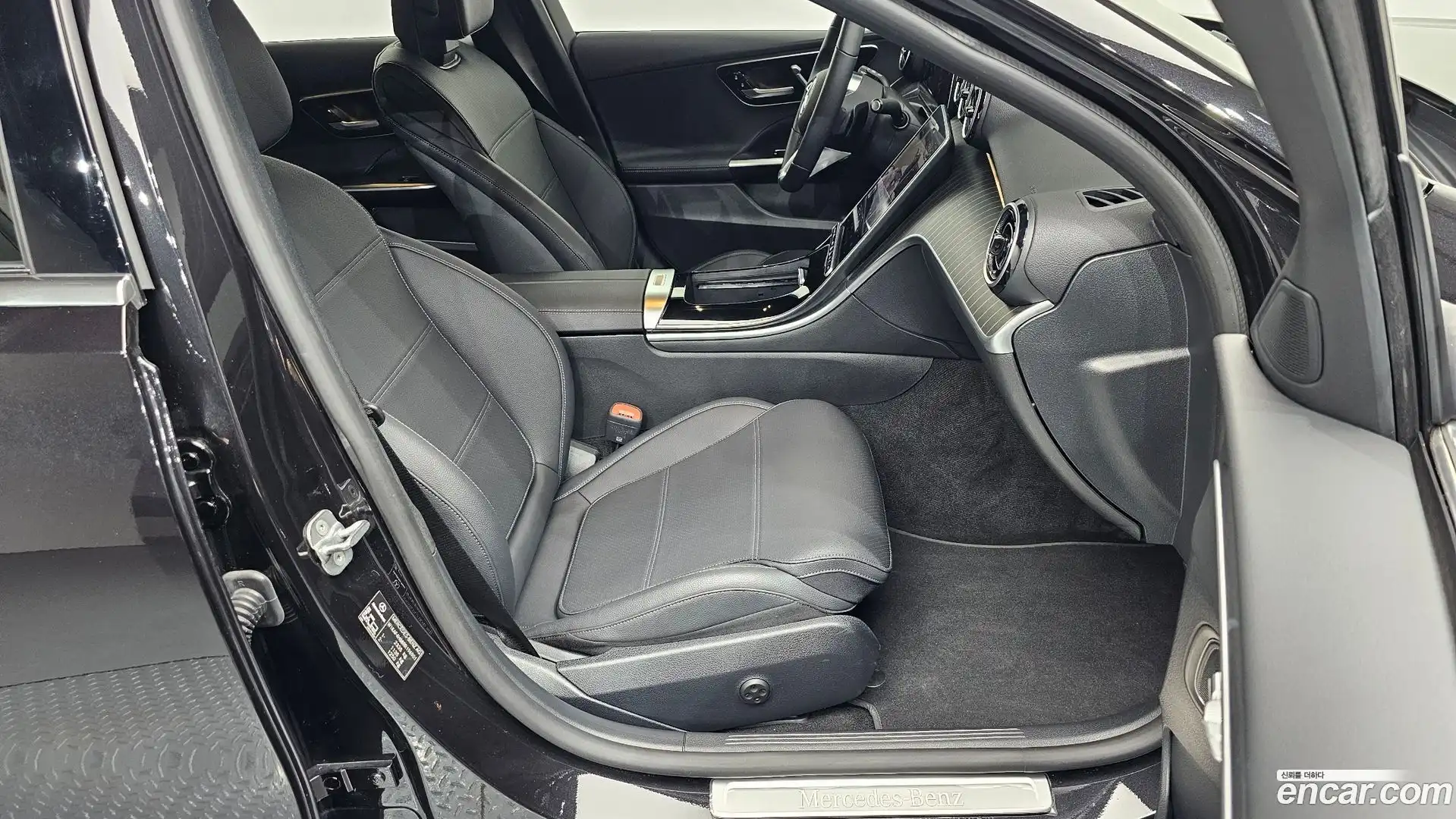 C-Class Mercedes-Benz 2024.4-OPTION-016