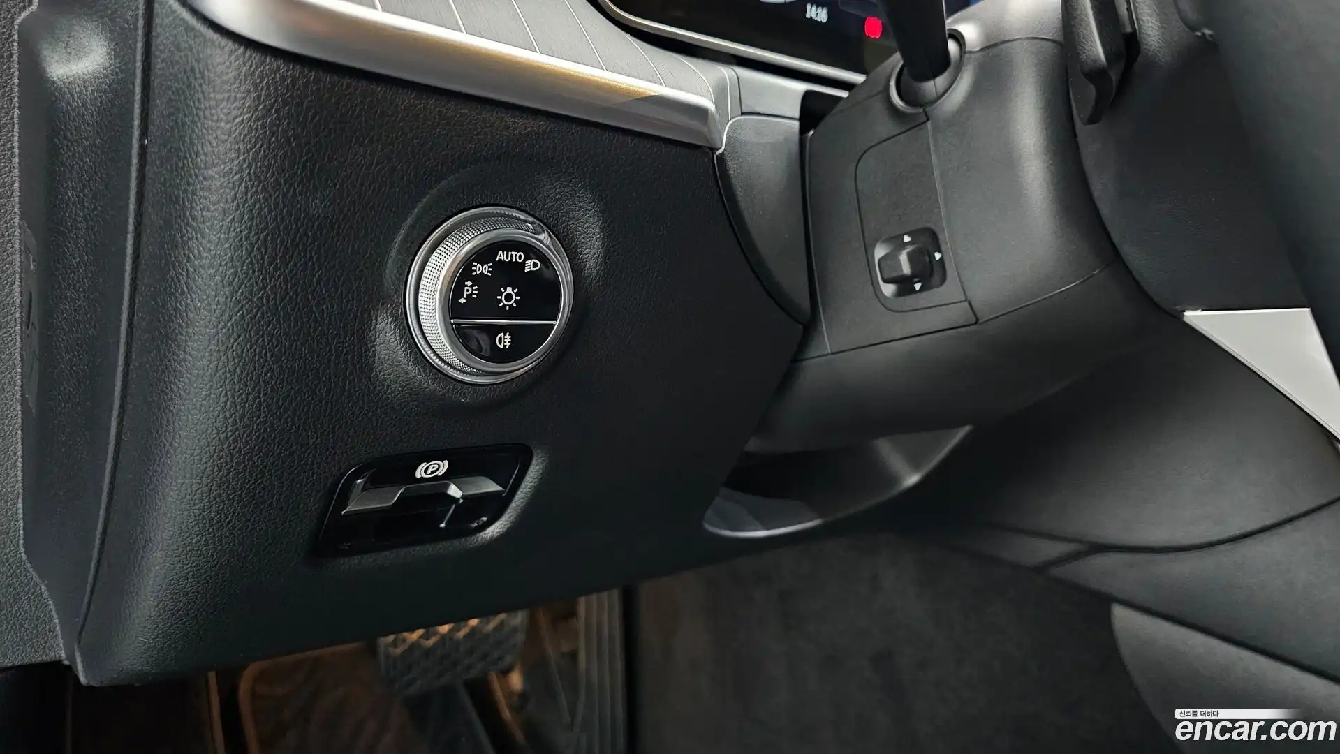 C-Class Mercedes-Benz 2024.4-OPTION-024