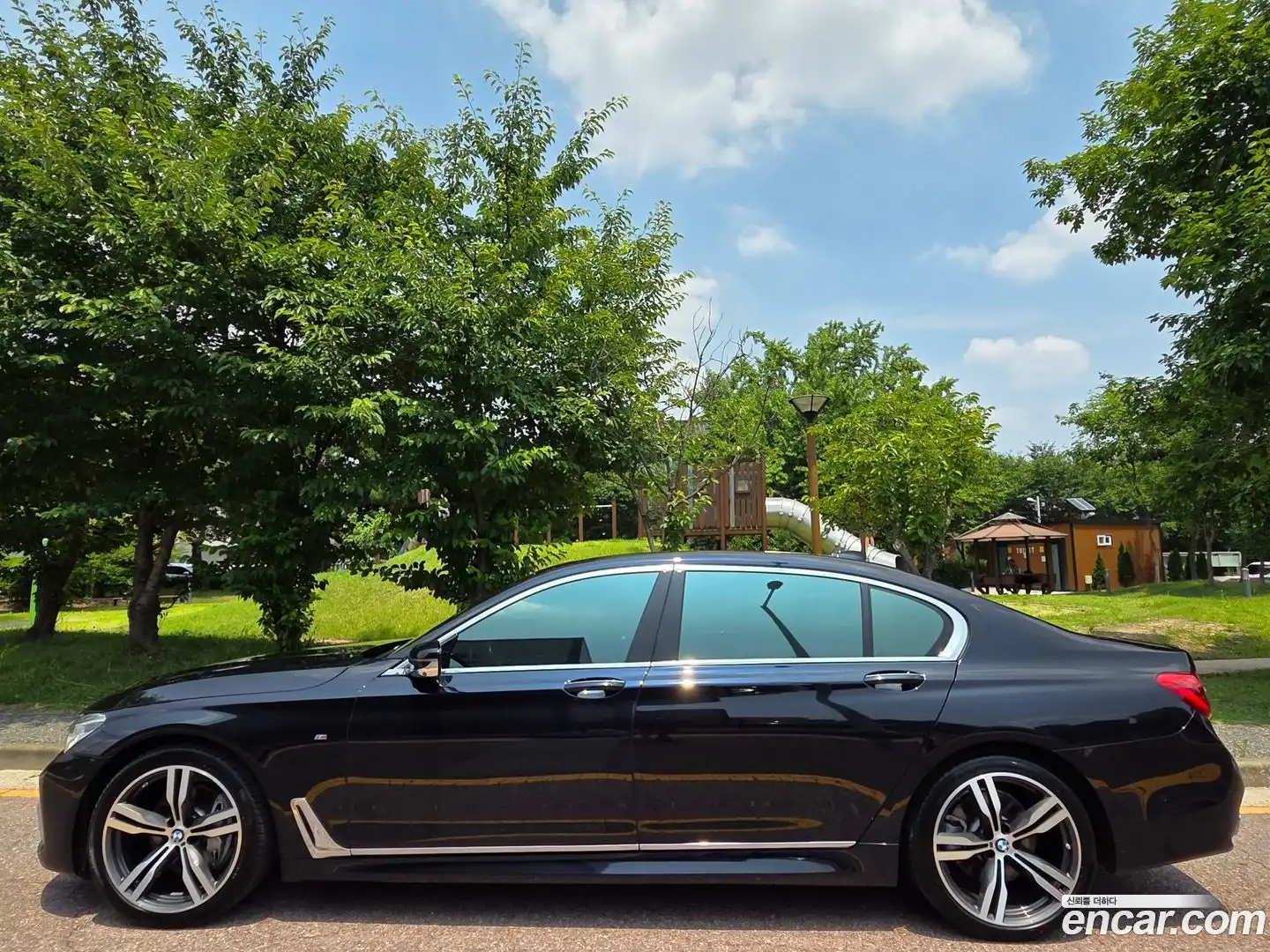 7-Series BMW 2018.7-OUTER-003