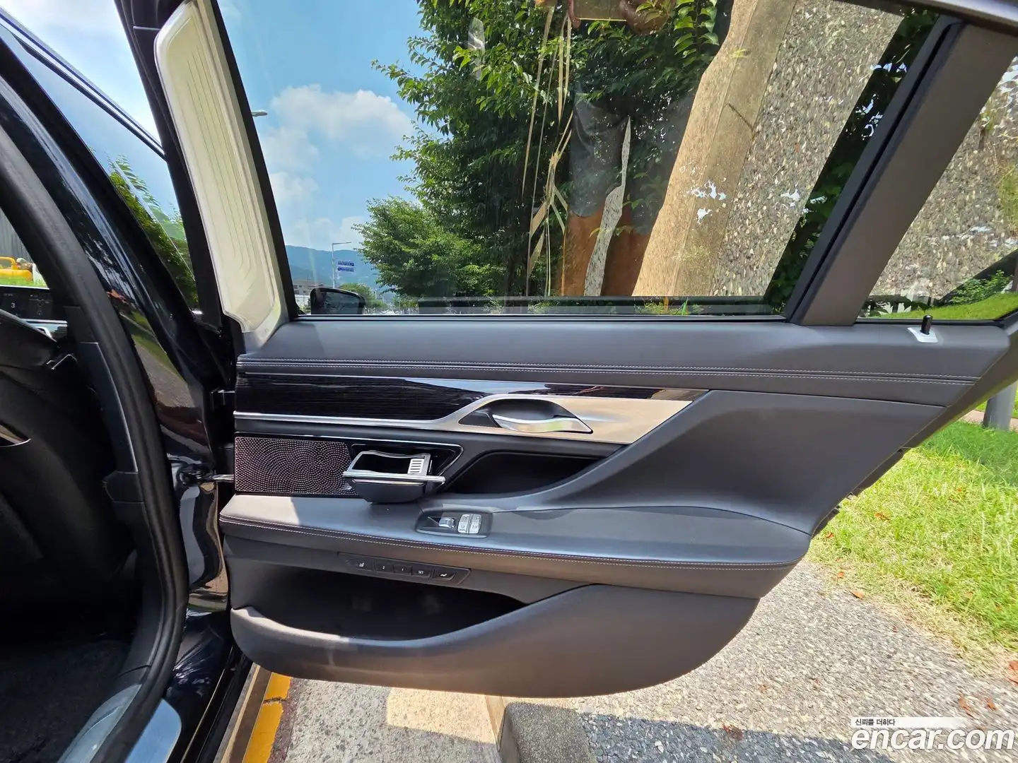 7-Series BMW 2018.7-OPTION-017
