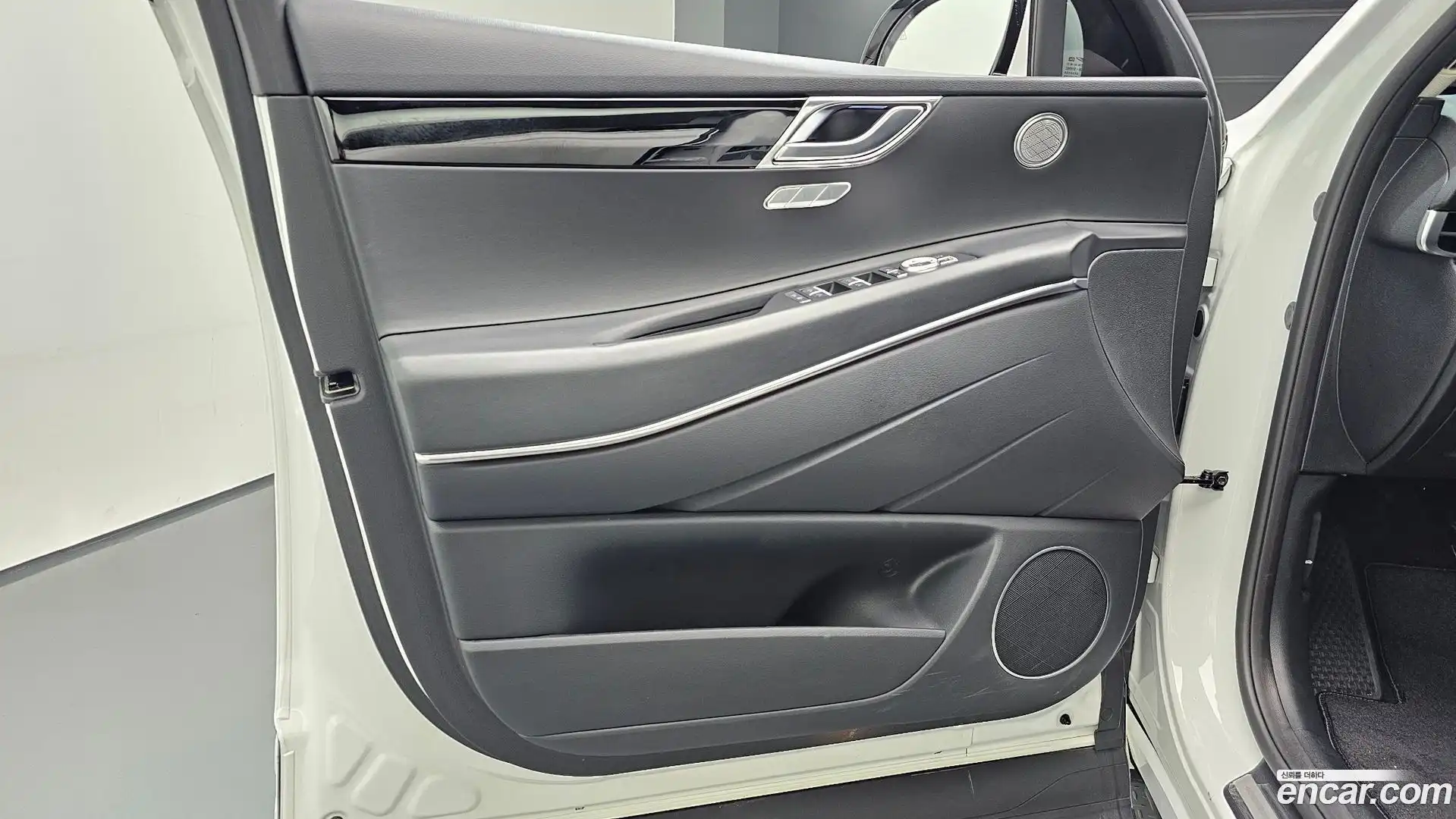 GV80 Genesis 2023.2-INNER-034