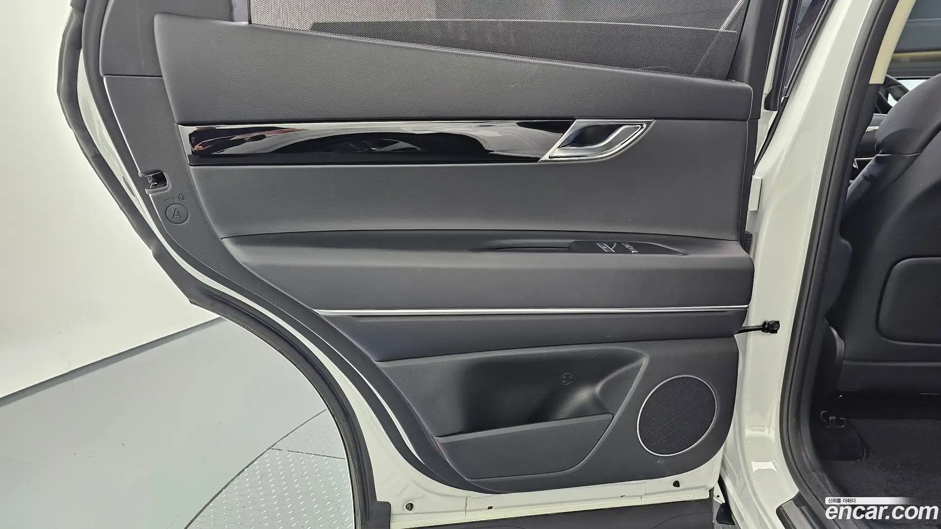 GV80 Genesis 2023.2-INNER-035