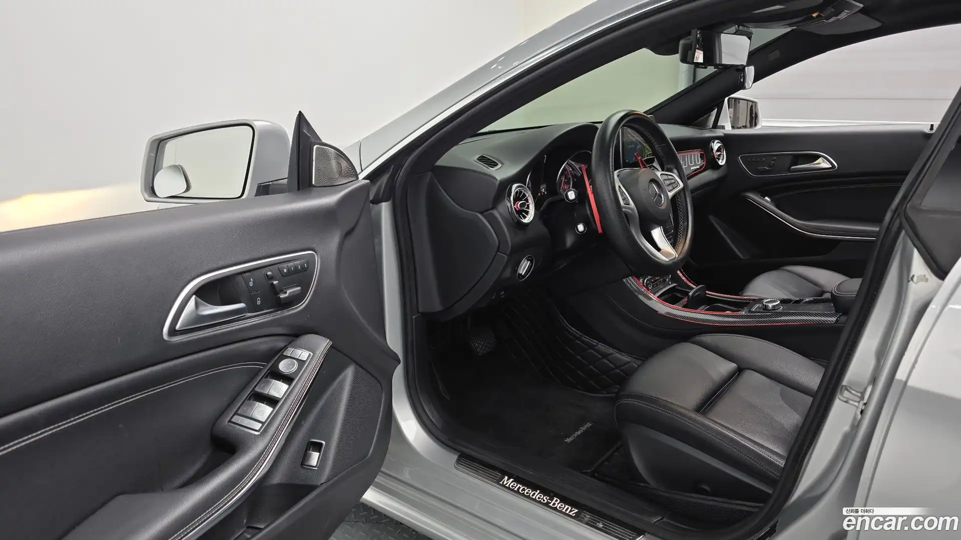 CLA-Class Mercedes-Benz 2016.7-INNER-010