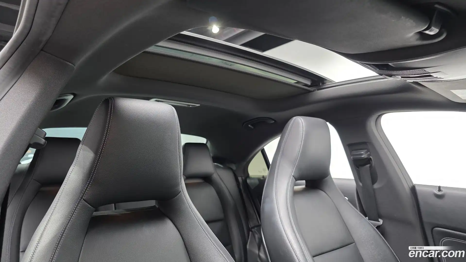 CLA-Class Mercedes-Benz 2016.7-OPTION-017