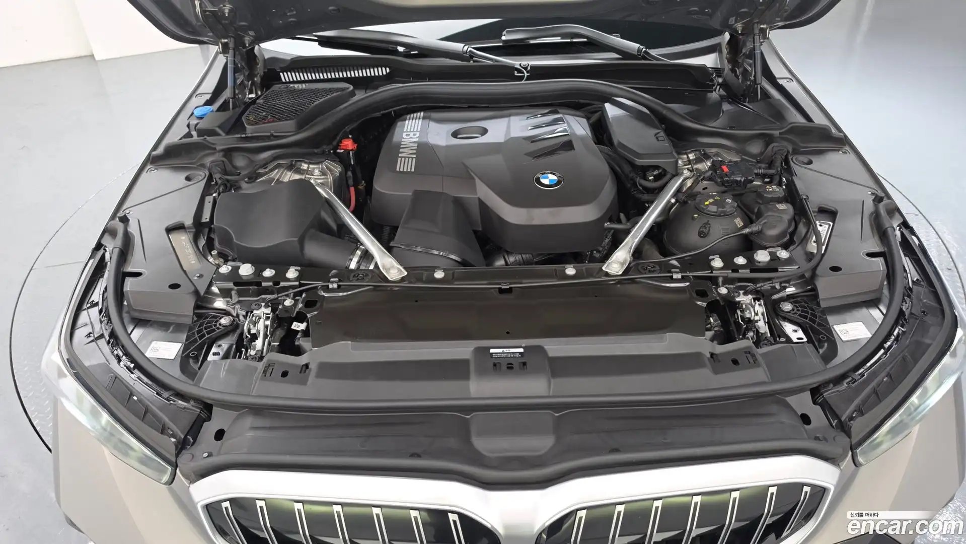 5-Series BMW 2025.5-OUTER-006