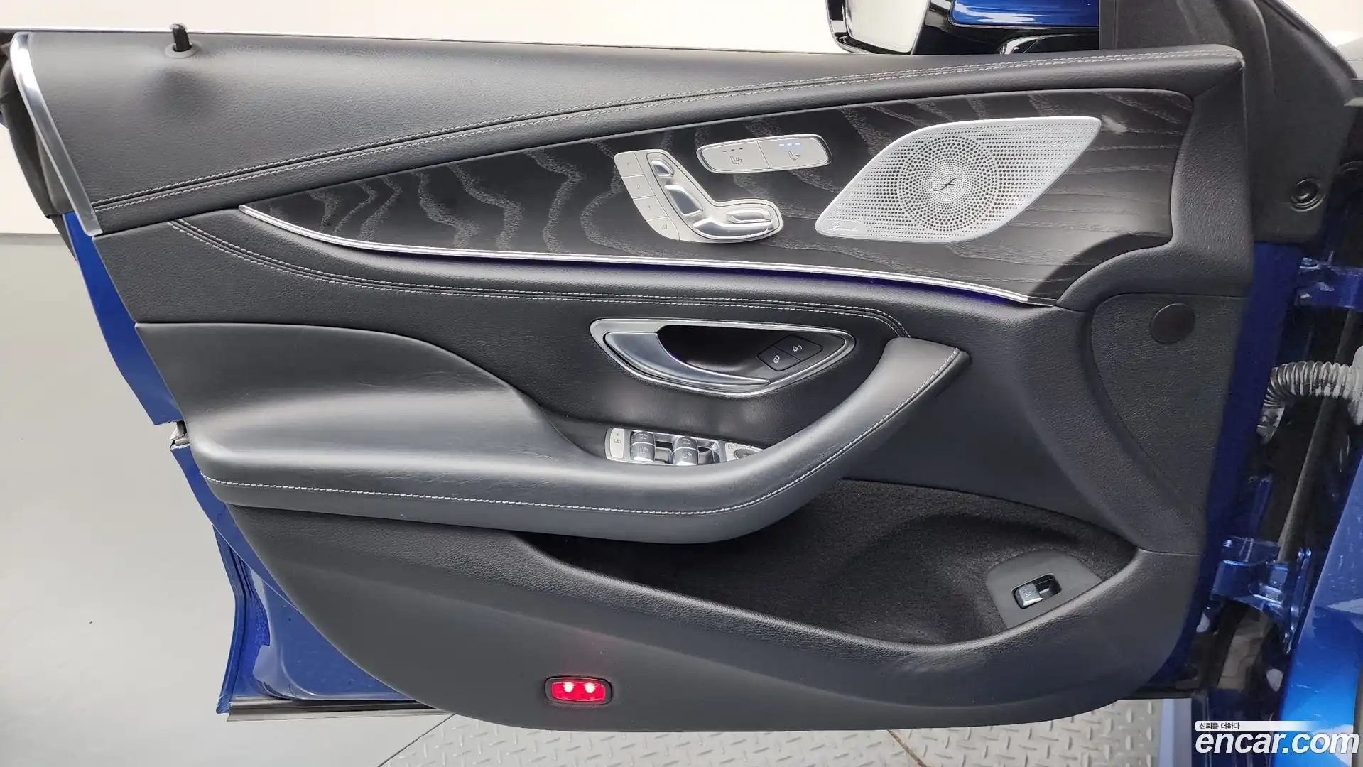 CLS-Class Mercedes-Benz 2022.3-INNER-034