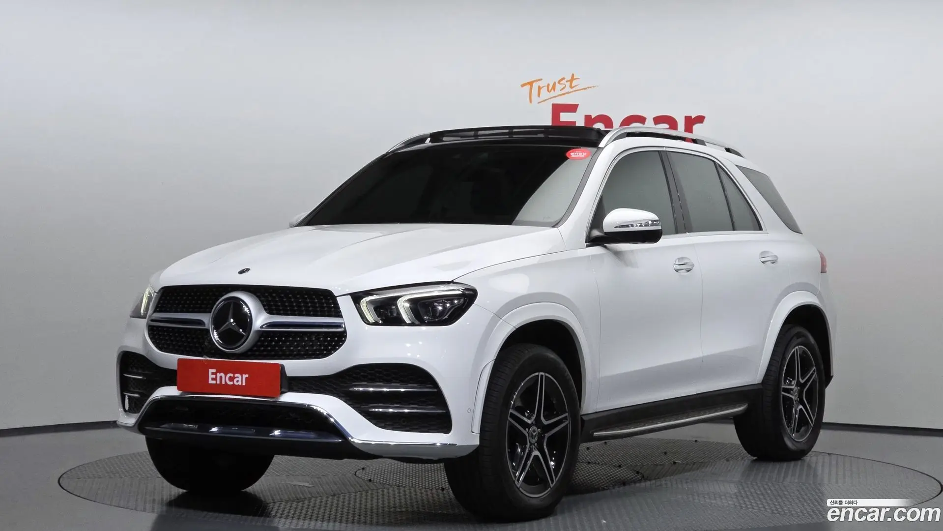 Main__Slider__Photo:GLE-Class Mercedes-Benz 2021.7-0