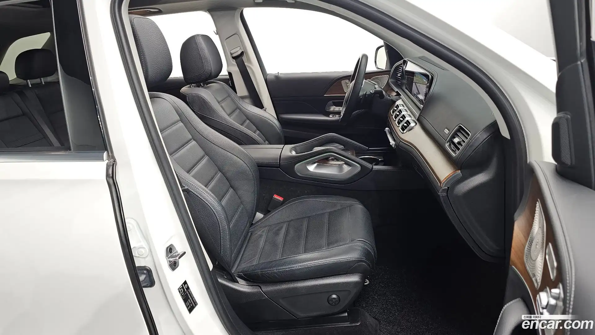 GLE-Class Mercedes-Benz 2021.7-INNER-036