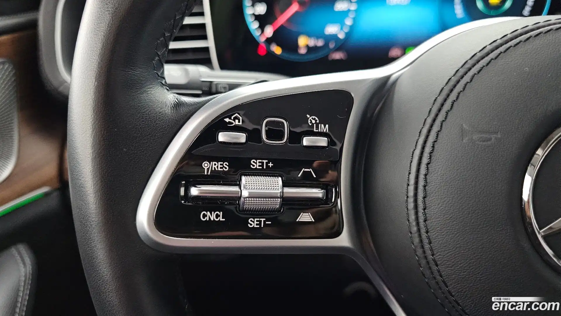 GLE-Class Mercedes-Benz 2021.7-OPTION-045