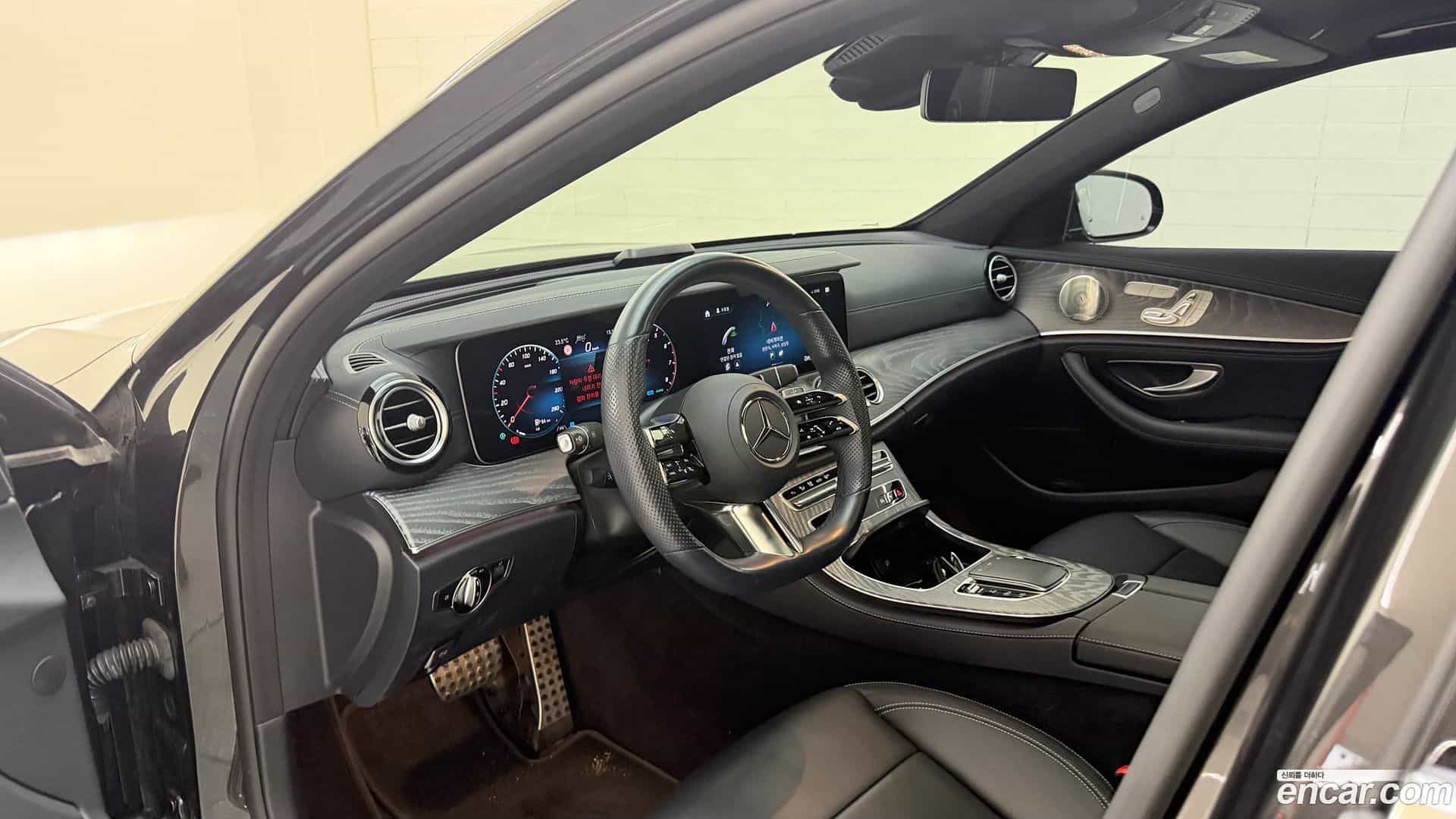 E-Class Mercedes-Benz 2021.7-OPTION-017