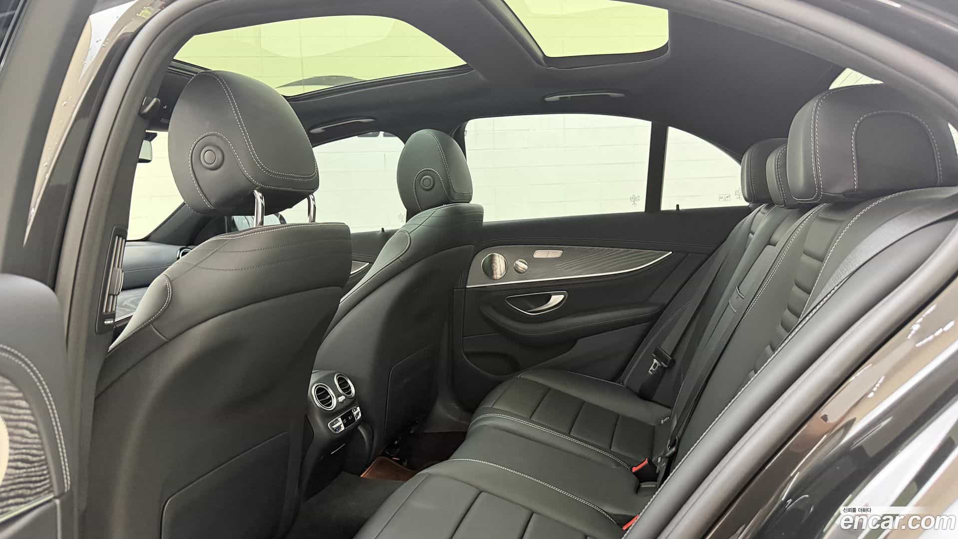 E-Class Mercedes-Benz 2021.7-OPTION-023