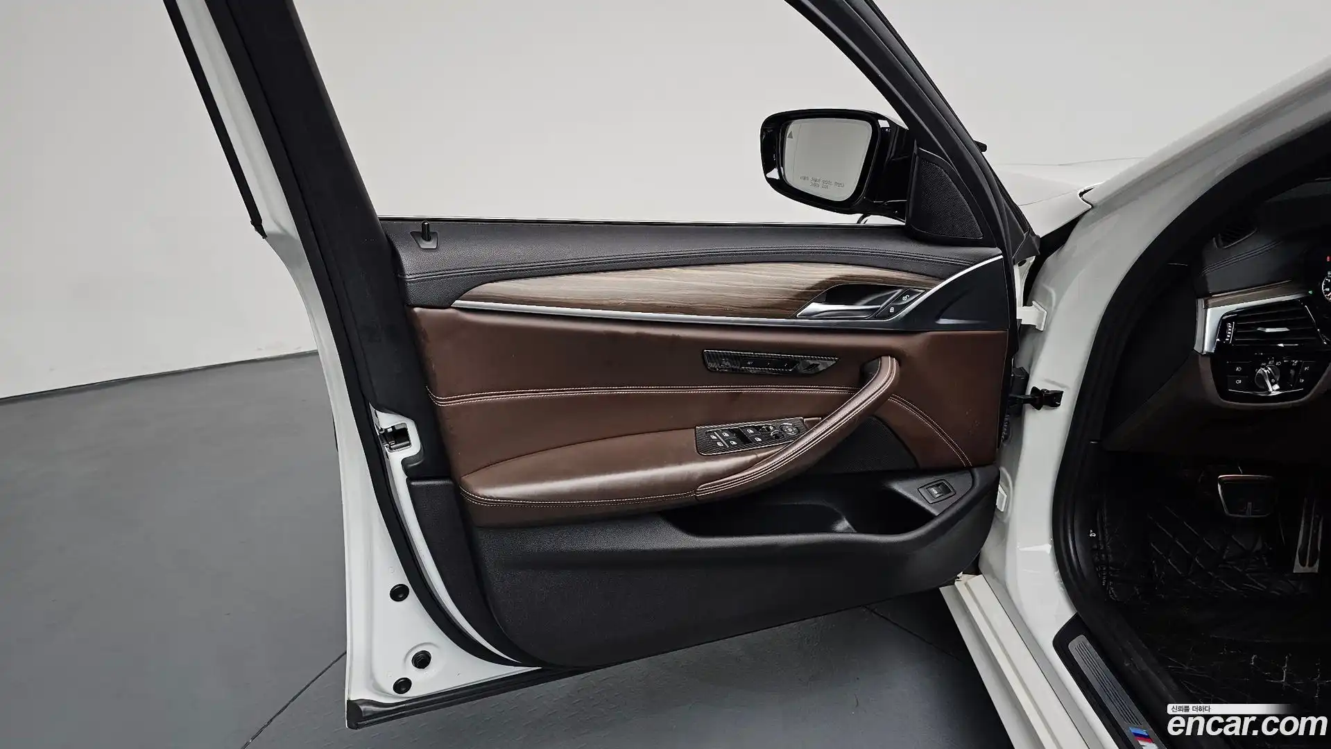 5-Series BMW 2017.10-INNER-034