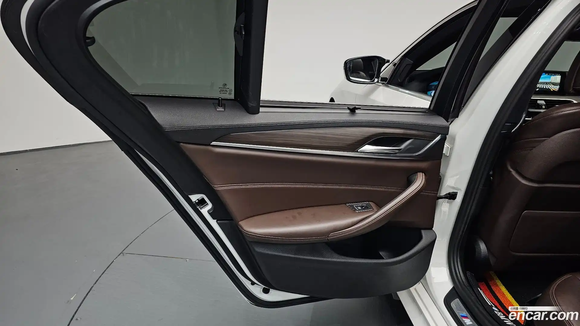 5-Series BMW 2017.10-INNER-035