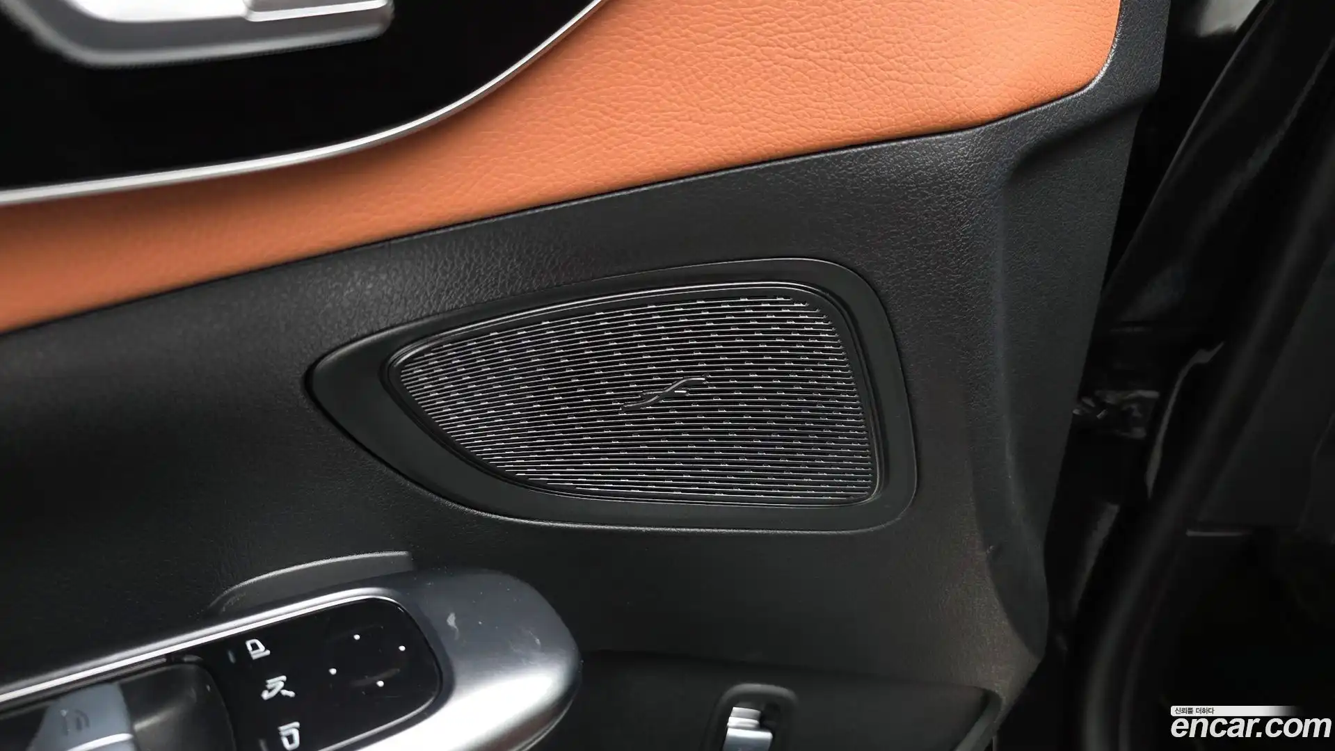 C-Class Mercedes-Benz 2023.3-OPTION-046