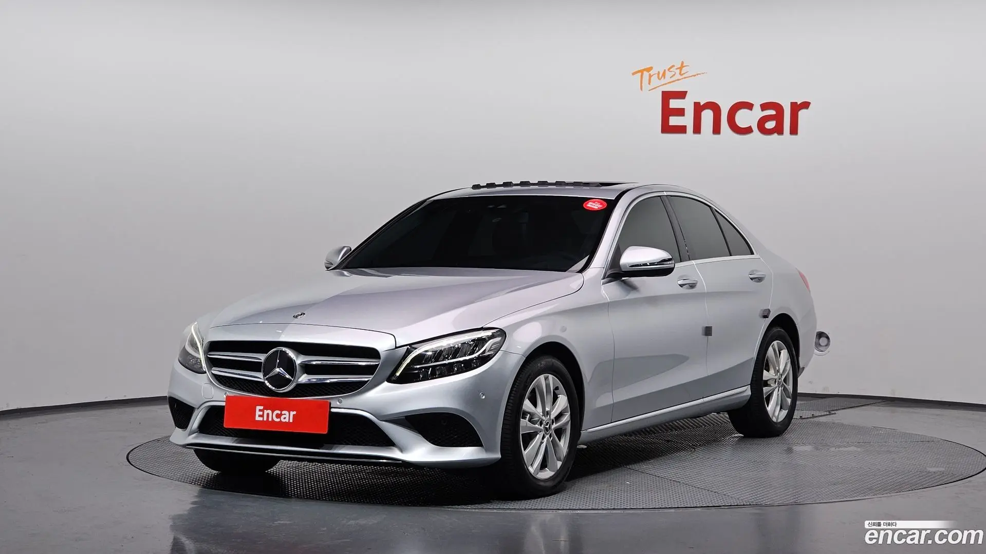 Main__Slider__Photo:C-Class Mercedes-Benz 2019.2-0