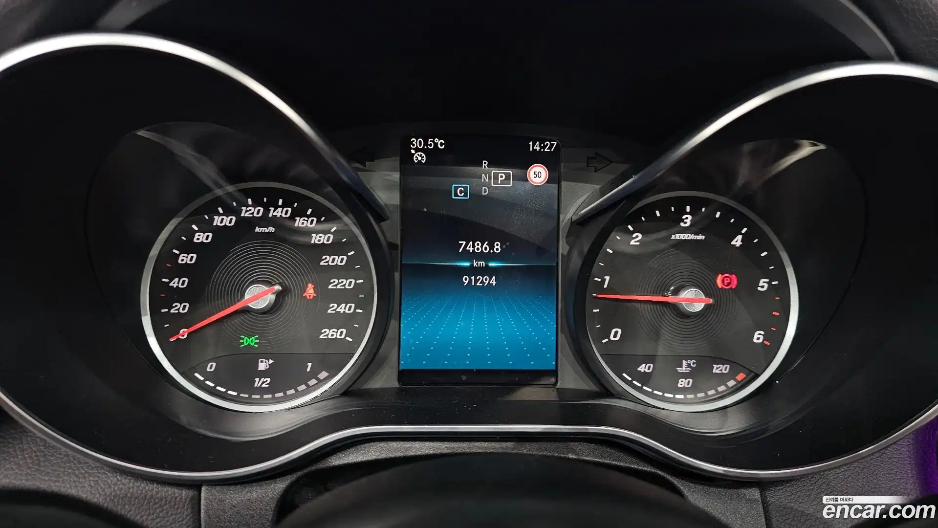 C-Class Mercedes-Benz 2019.2-INNER-008