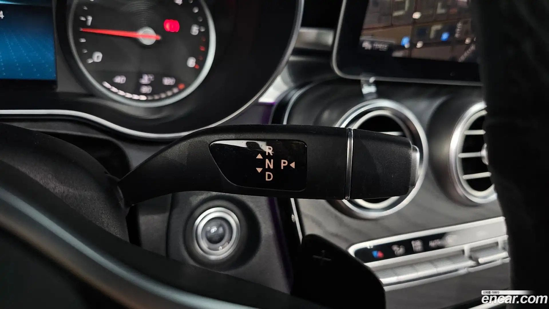 C-Class Mercedes-Benz 2019.2-INNER-009