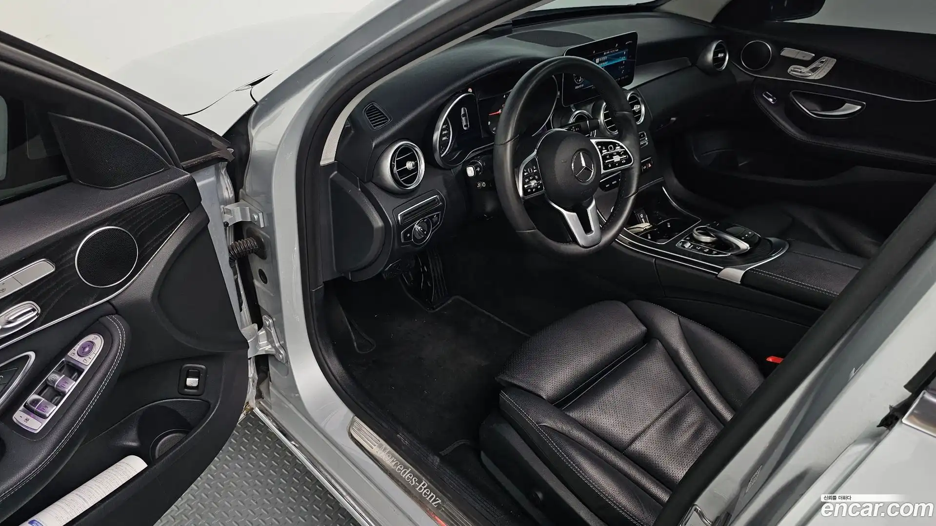 C-Class Mercedes-Benz 2019.2-INNER-010