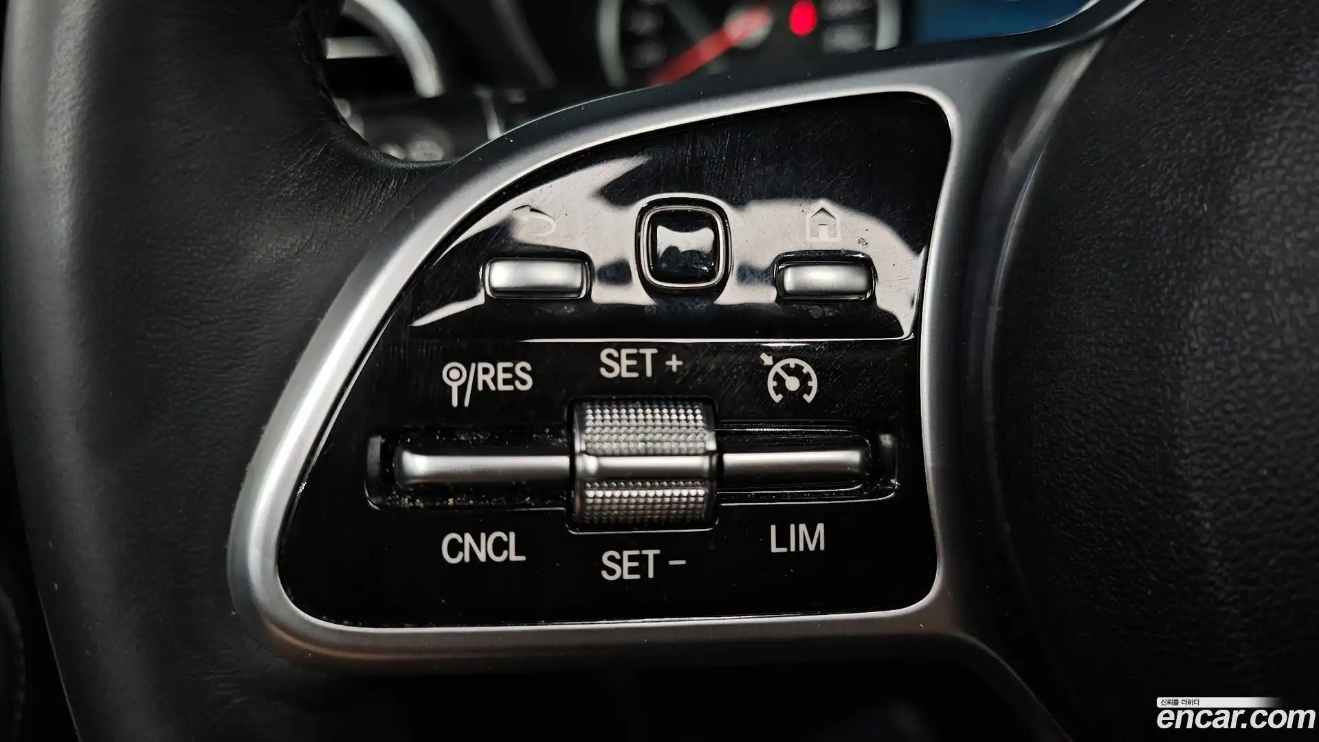 C-Class Mercedes-Benz 2019.2-OPTION-020