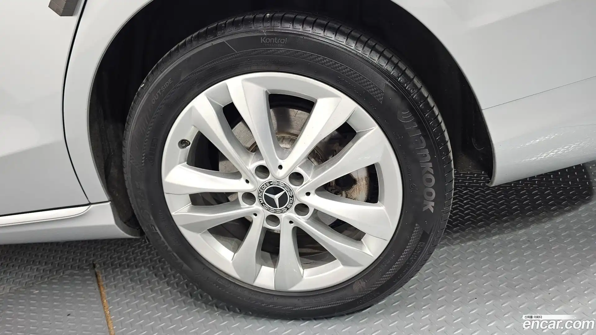 C-Class Mercedes-Benz 2019.2-OUTER-031