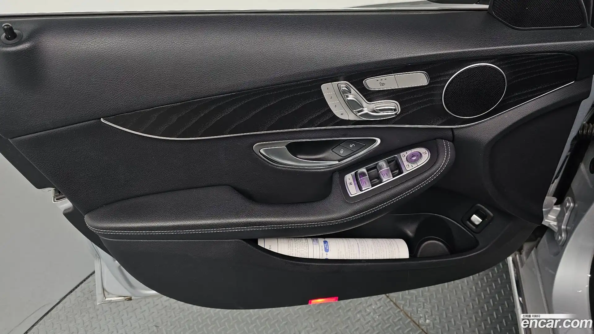 C-Class Mercedes-Benz 2019.2-INNER-034