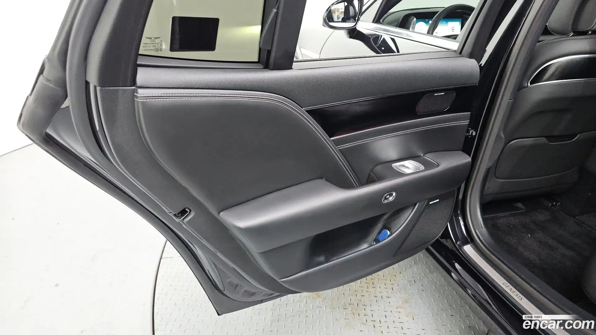 G90 Genesis 2025.1-INNER-035