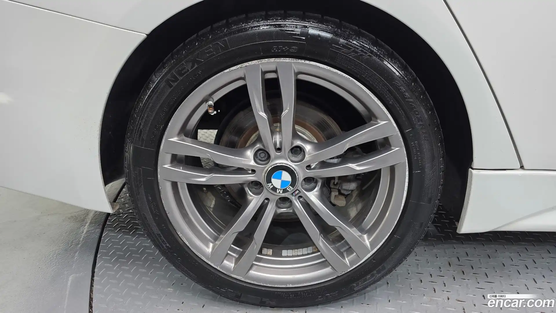 3-Series BMW 2017.1-OUTER-005