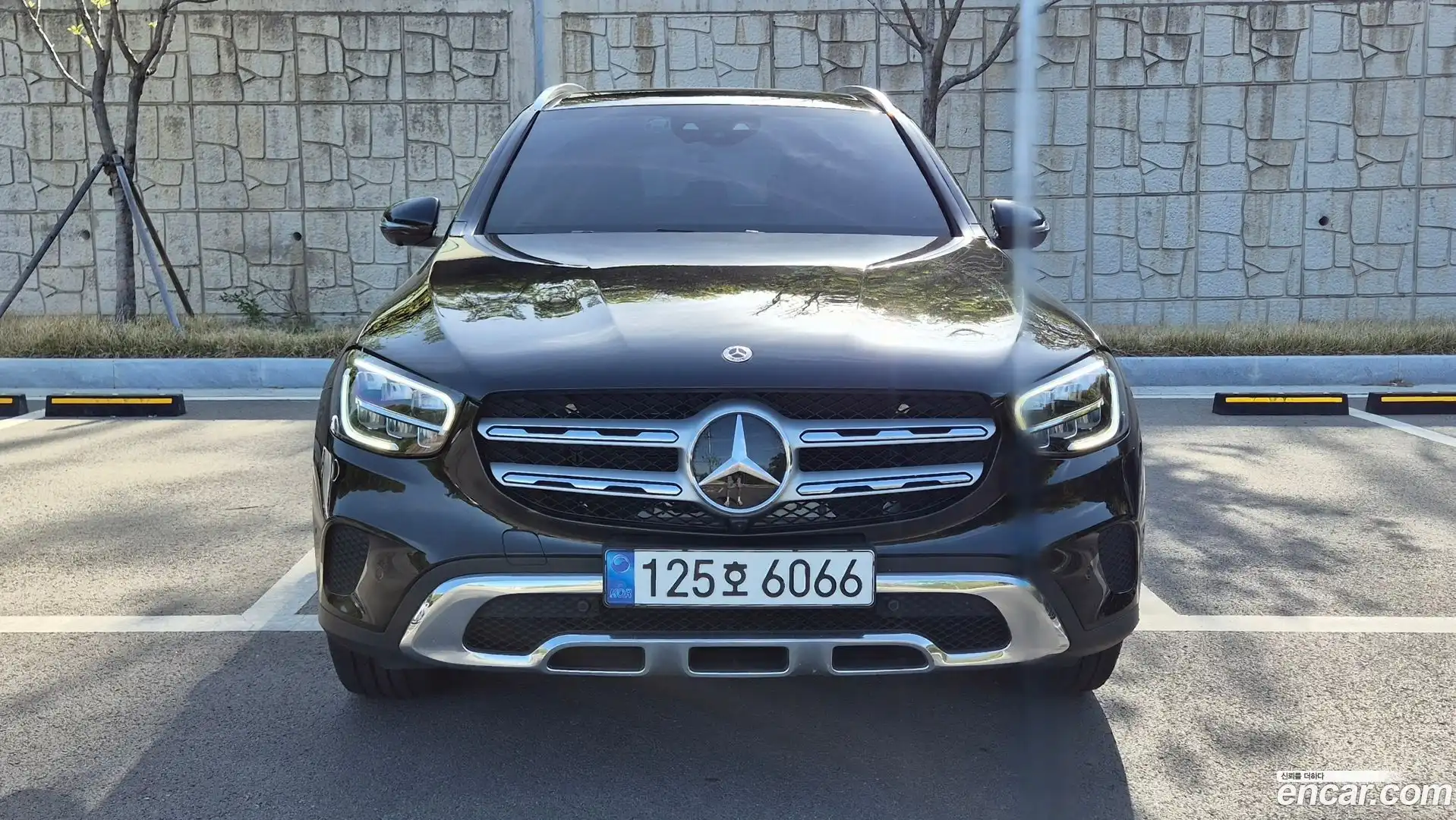 GLC-Class Mercedes-Benz 2022.8-OUTER-002