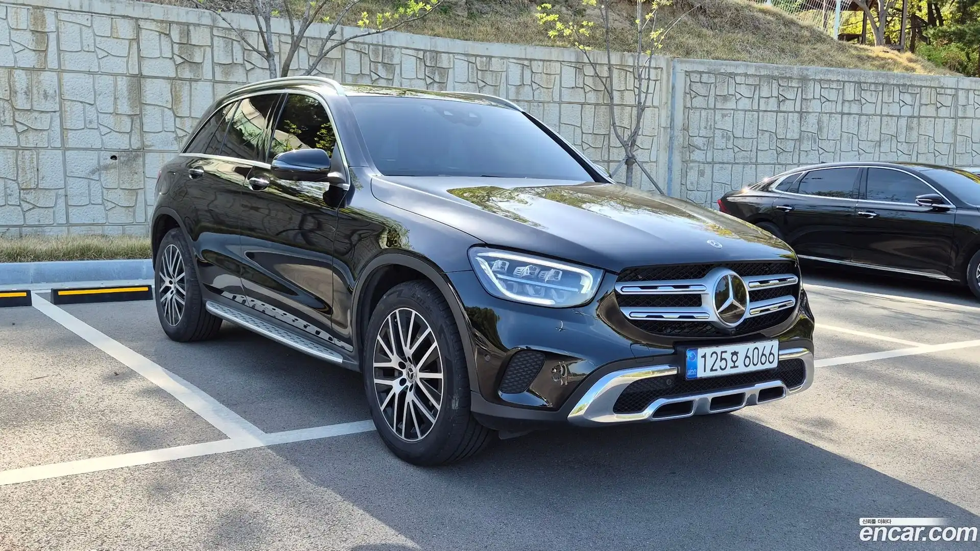 GLC-Class Mercedes-Benz 2022.8-OUTER-003