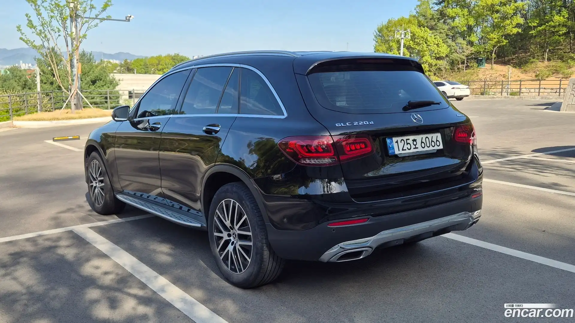 GLC-Class Mercedes-Benz 2022.8-OUTER-006