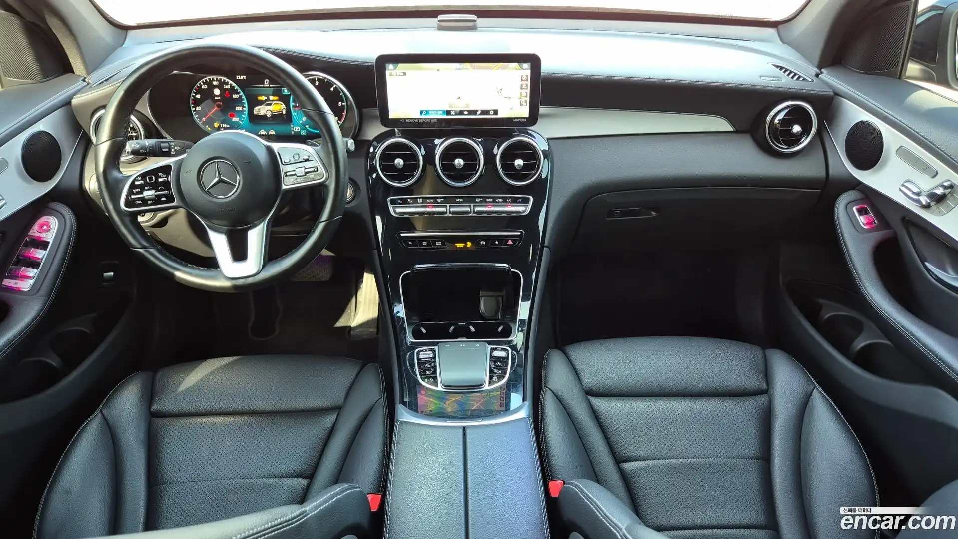 GLC-Class Mercedes-Benz 2022.8-OPTION-017