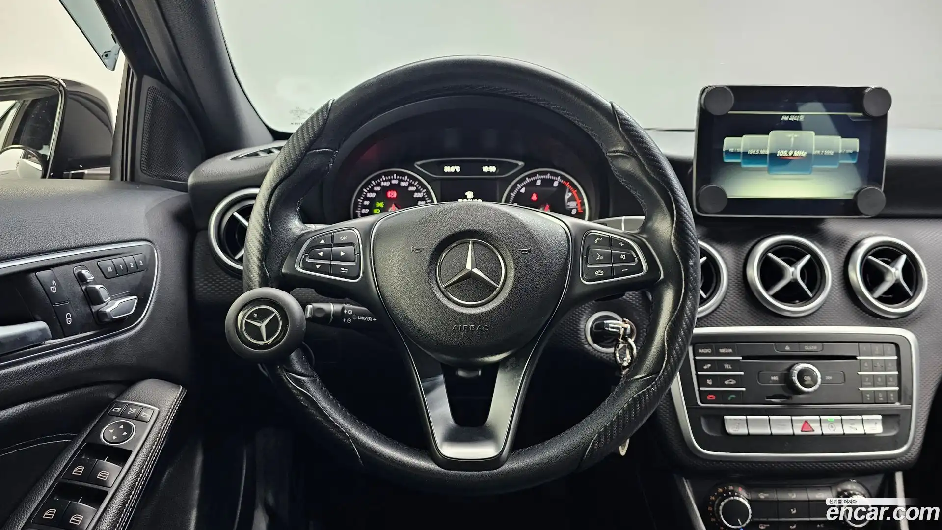 A-Class Mercedes-Benz 2017.0-OPTION-018