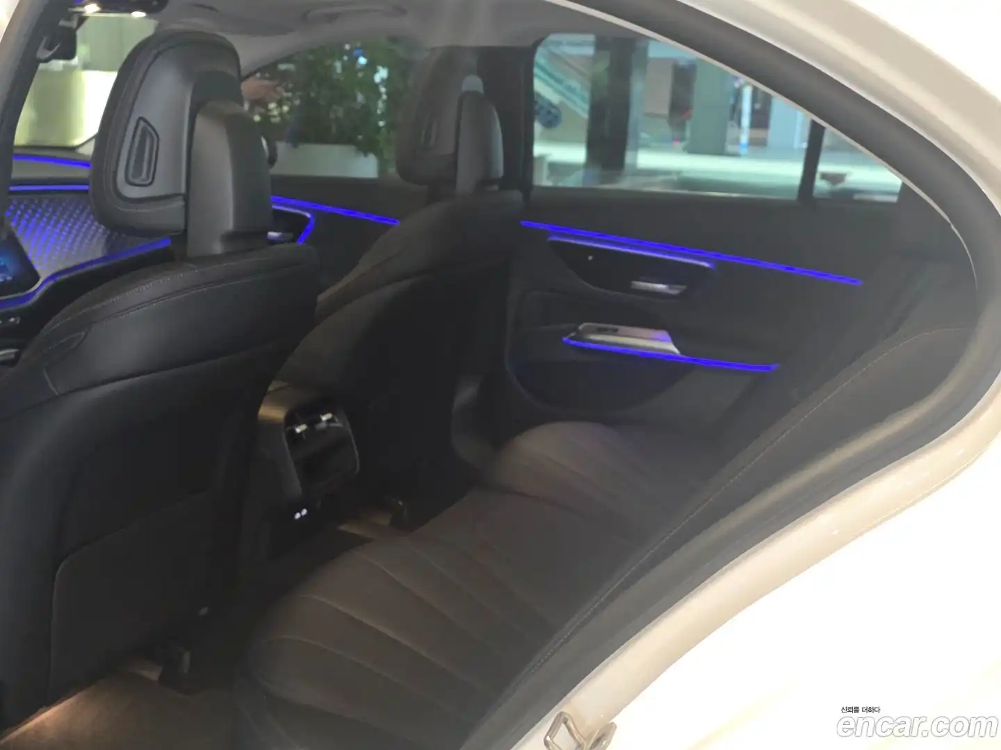 E-Class Mercedes-Benz 2024.9-OPTION-015