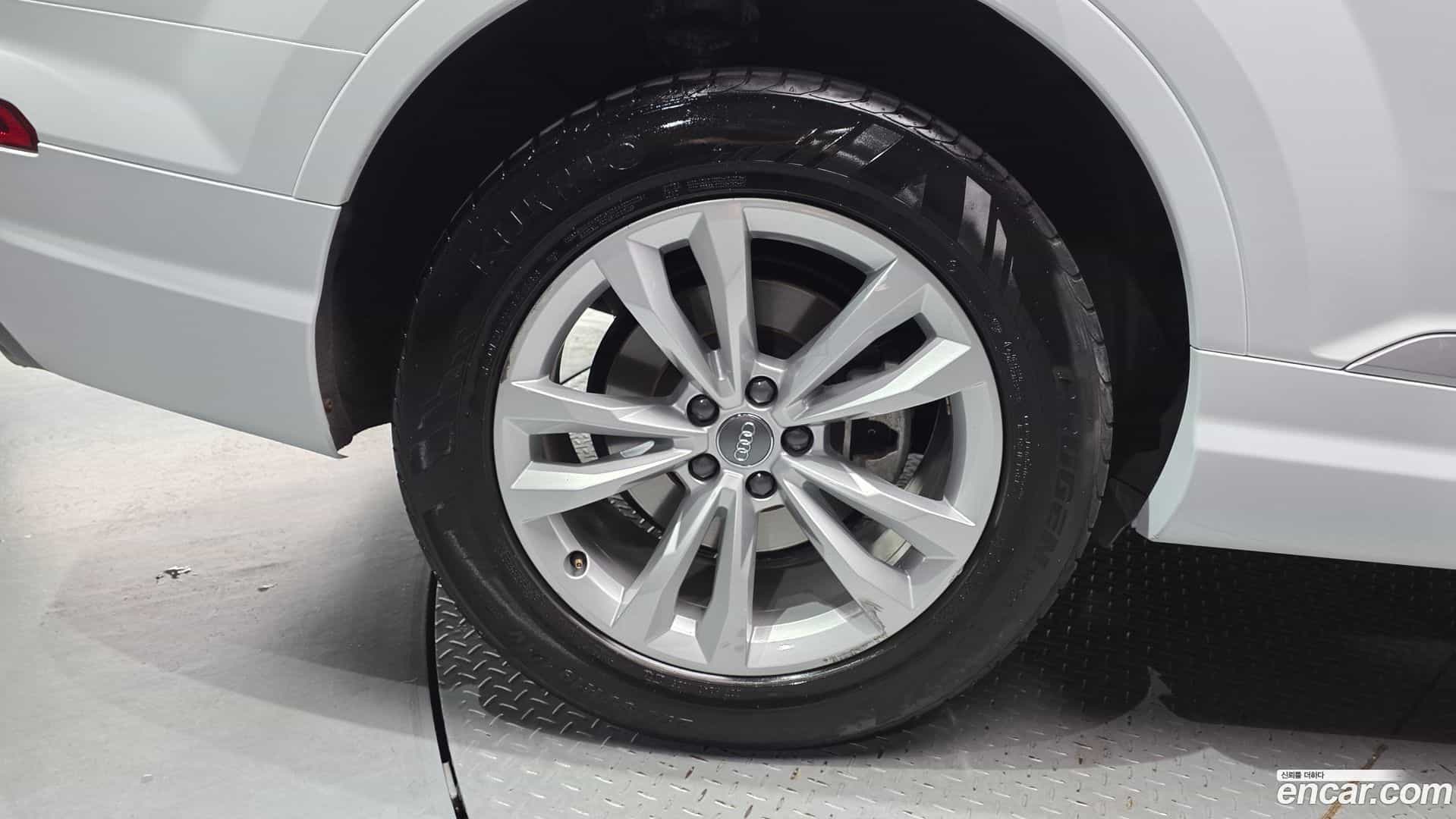 Q7 Audi 2019.8-OUTER-005