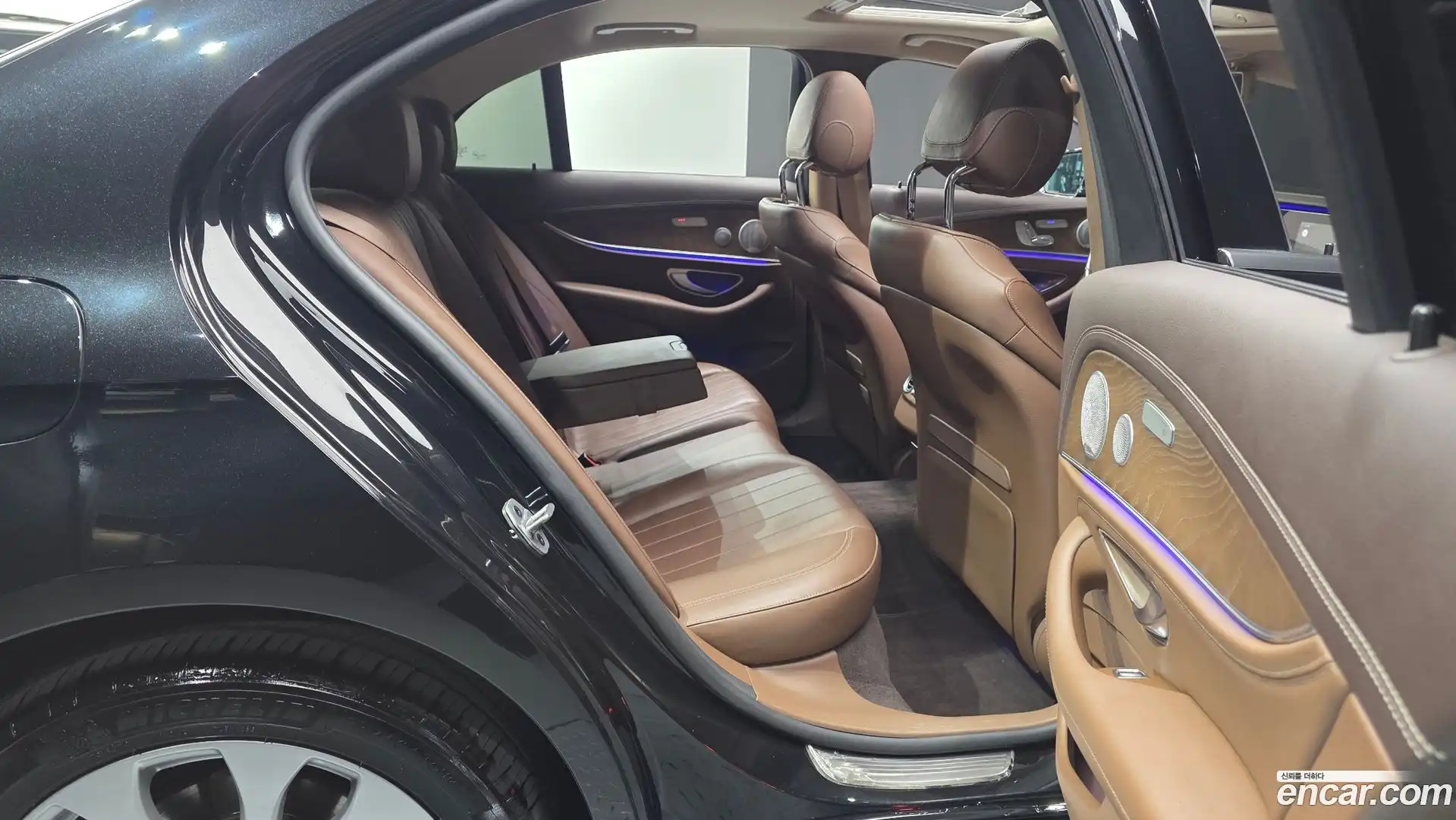 E-Class Mercedes-Benz 2020.3-OPTION-015