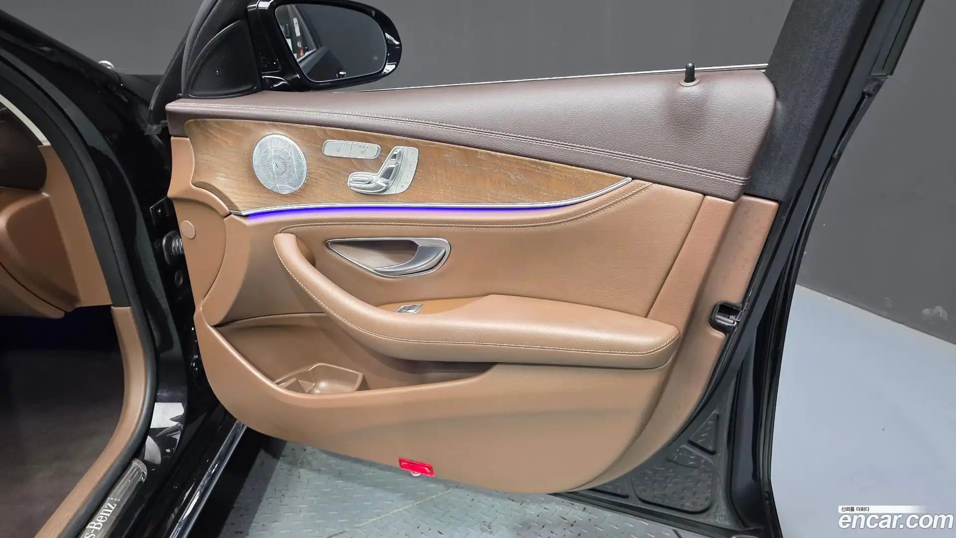 E-Class Mercedes-Benz 2020.3-INNER-034