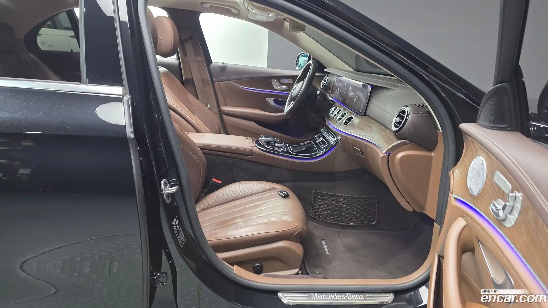 E-Class Mercedes-Benz 2020.3-INNER-036