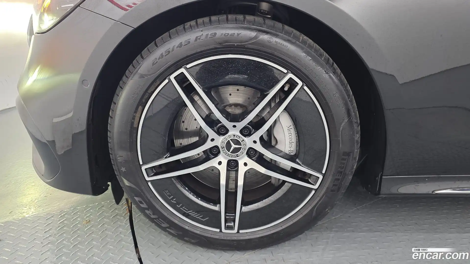 E-Class Mercedes-Benz 2025.5-OUTER-005