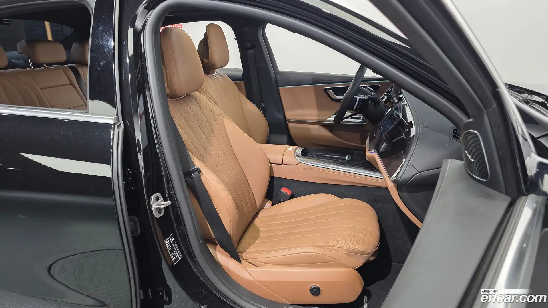 E-Class Mercedes-Benz 2025.5-OPTION-016