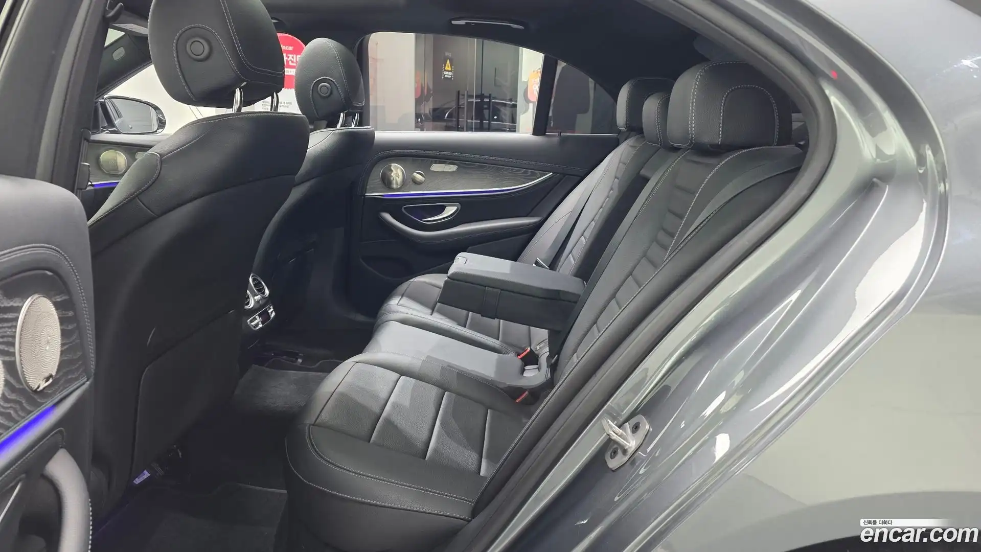 E-Class Mercedes-Benz 2022.5-OPTION-016