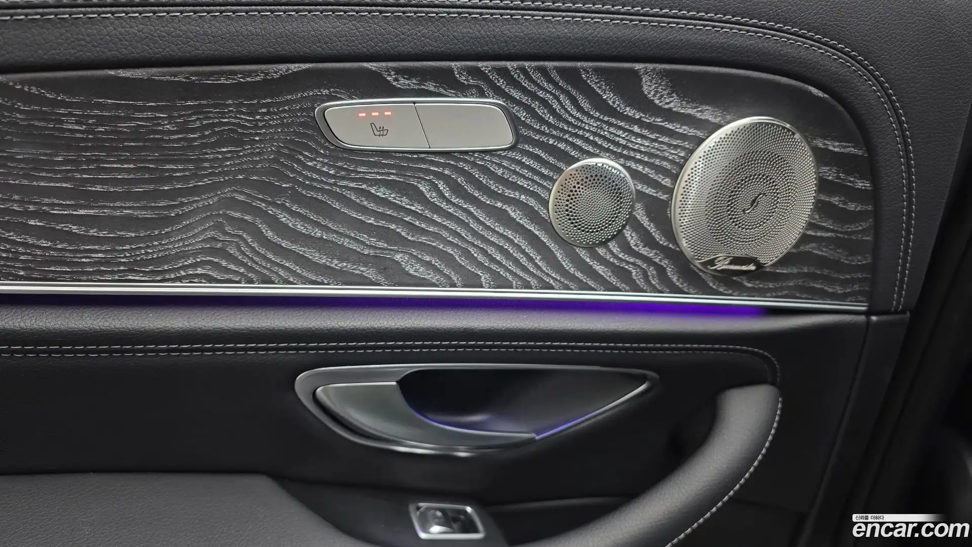 E-Class Mercedes-Benz 2022.5-OPTION-022