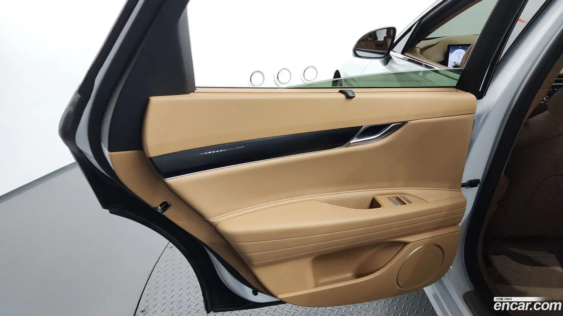 G80 Genesis 2024.3-INNER-035