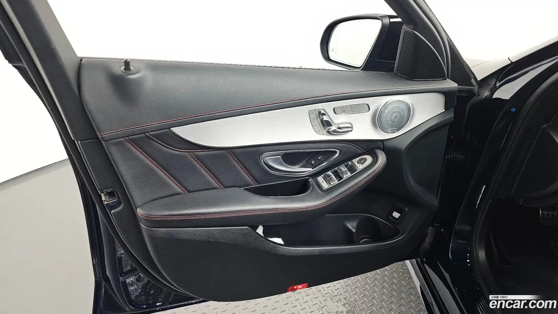 C-Class Mercedes-Benz 2018.3-INNER-034
